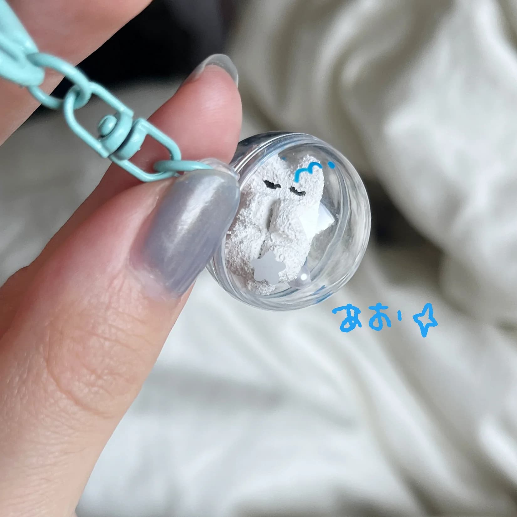 閉じ込められちゃった！真空ねこストラップ - 画像 1